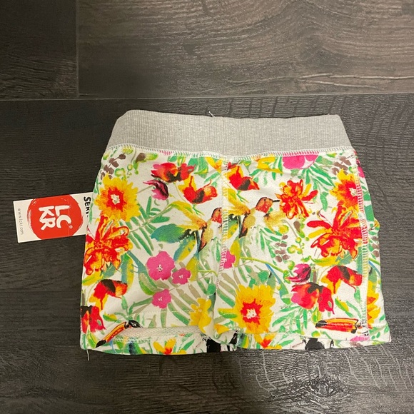 Shorts by LCKR - Picture 2 of 2